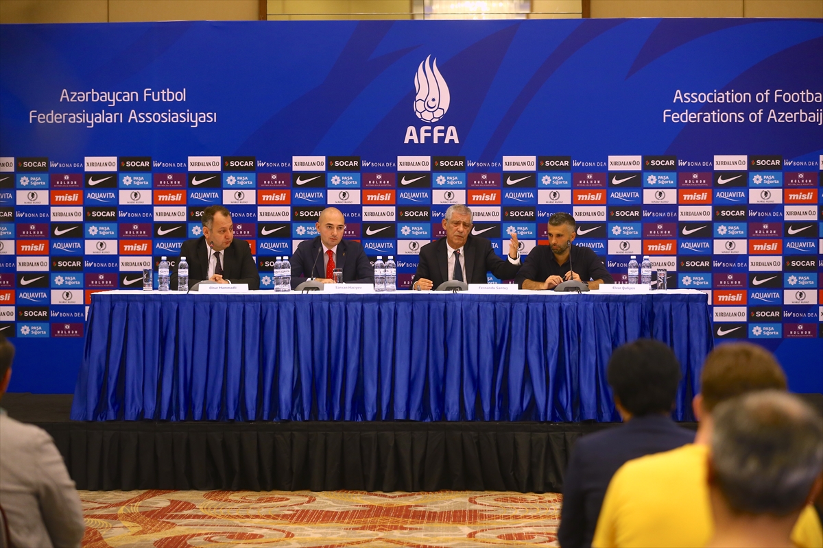 Azerbaycan'ın yeni teknik direktörü Santos, basın toplantısı düzenledi: