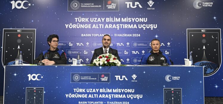 Bakan Kacır ile astronotlar Atasever ve Gezeravcı, basın mensuplarının sorularını cevapladı