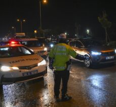 Başkentte etkili olan sağanak nedeniyle kapanan Ayaş yolu kontrollü olarak trafiğe açıldı