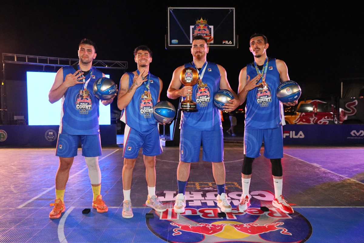 Basketbol turnuvası Red Bull Half Court Türkiye finali İzmir'de düzenlendi