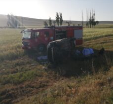 Bayburt'ta otomobilin tarlaya devrildiği kazada 5 kişi yaralandı