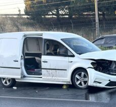 Bayrampaşa'daki trafik kazasında 3 kişi yaralandı