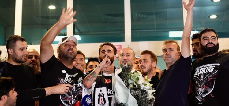 Beşiktaş'ın transfer görüşmelerine başladığı Rafa Silva, İstanbul'a geldi