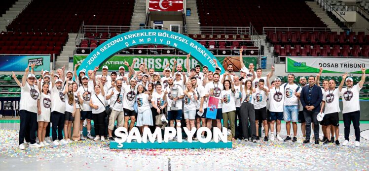 Bölgesel ligde şampiyon olan Trabzonspor Basketbol A Takımı kupasını aldı