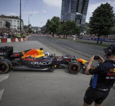 Bosna Hersek'in başkenti Saraybosna'da Formula 1 gösterisi düzenlendi