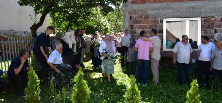 Bosna Hersek'te savaşta yakılarak katledilen 70 sivil törenle anıldı