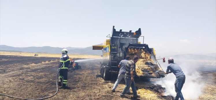 Burdur'da çıkan yangında balya makinesi ile 9 yaklaşık dekarlık arazi zarar gördü