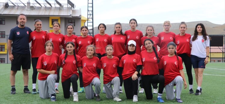 Çankırı'da Avrupa Şampiyonası'na hazırlanan 15 Yaş Altı Softbol Milli Takımı'nın kampı sona erdi