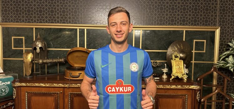 Çaykur Rizespor, Yunan futbolcu Giannis Papanikolaou'yu transfer etti