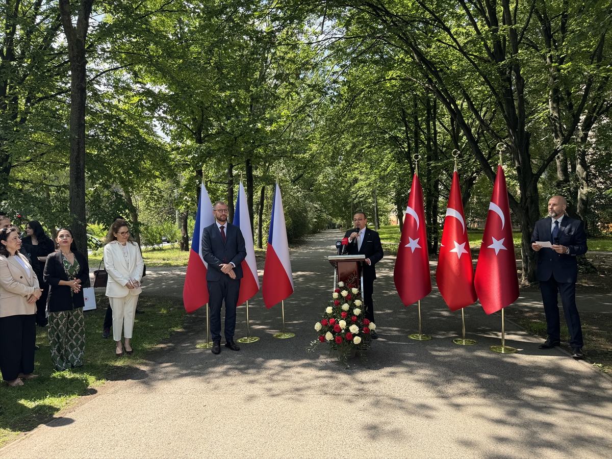 Çekya'nın başkenti Prag'da Türk Büyükelçiliğinin girişimiyle “Çek-Türk İşbirliği Parkı” açıldı