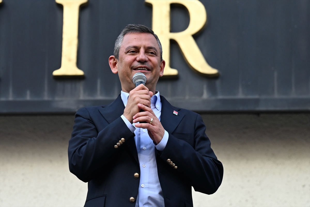 CHP Genel Başkanı Özel, Adana Büyükşehir Belediye Başkanı Karalar'ı ziyaret etti