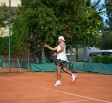 Clarence Seedorf ile İsmet Taşdemir Antalya'da tenis maçı yaptı