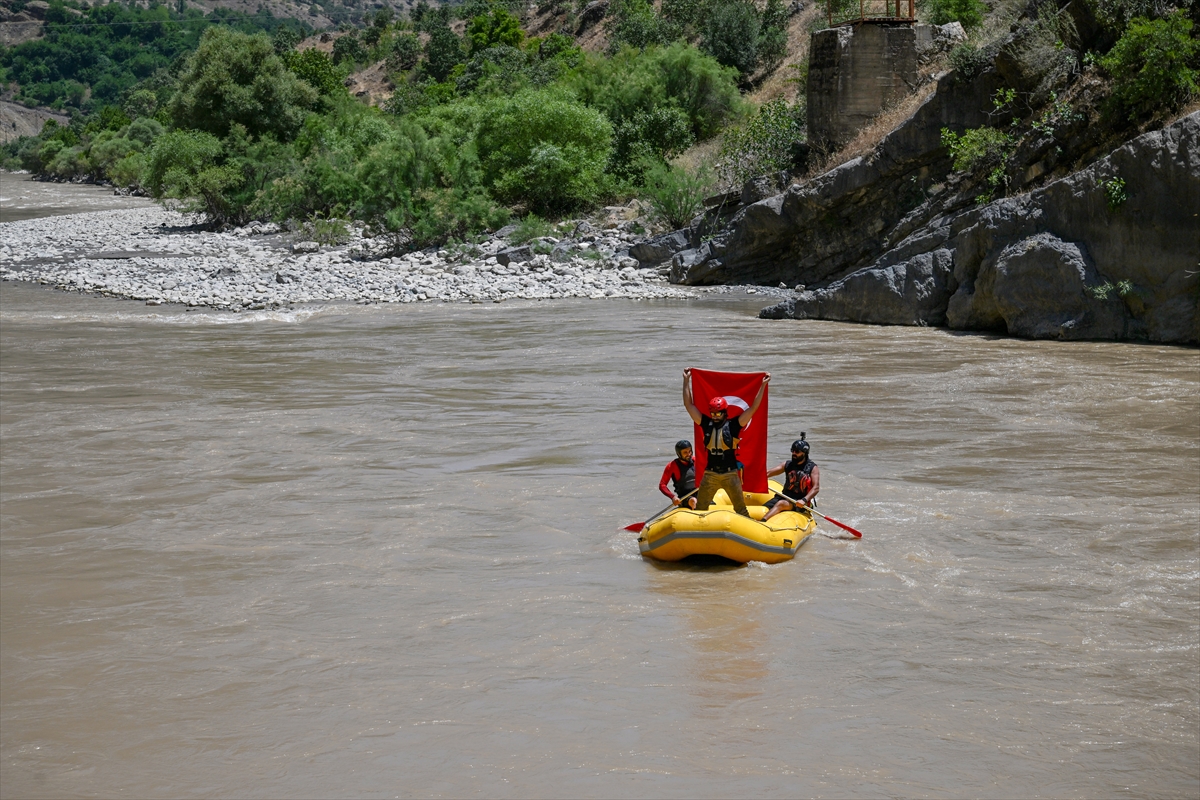 Hakkari'nin Çukurca ilçesindeki festivalde rafting ve off-road heyecanı yaşandı