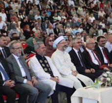 Diyanet İşleri Başkanı Erbaş, Ankara Üniversitesi İlahiyat Fakültesi'nin mezuniyet töreninde konuştu: