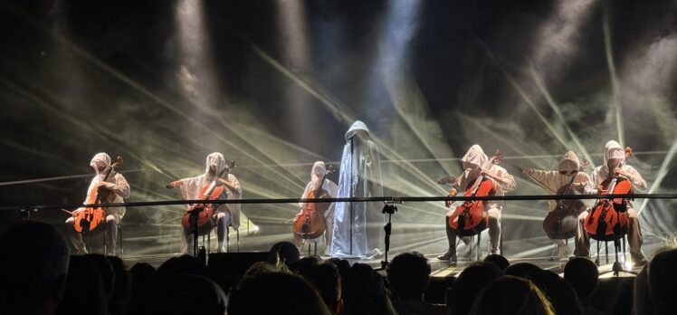 Dünyaca ünlü şarkıcı Imany İstanbul konserinde de Filistin'e destek çağrısı yaptı