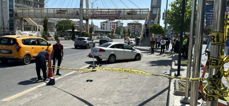 Elazığ'da tır ile otomobilin çarpıştığı kazada 3 kişi yaralandı