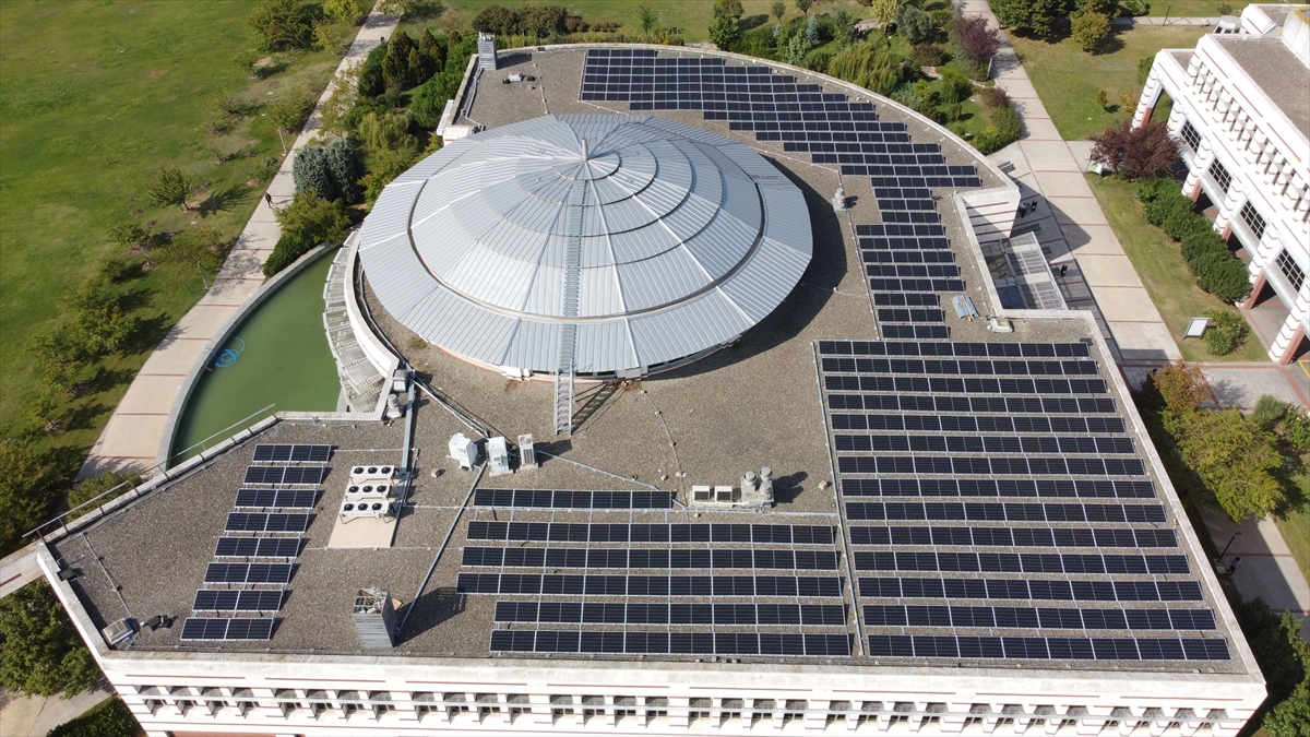 Enerjisa Enerji, Sabancı Üniversitesi'ne 2 binin üzerinde güneş paneli kurulumu gerçekleştirdi