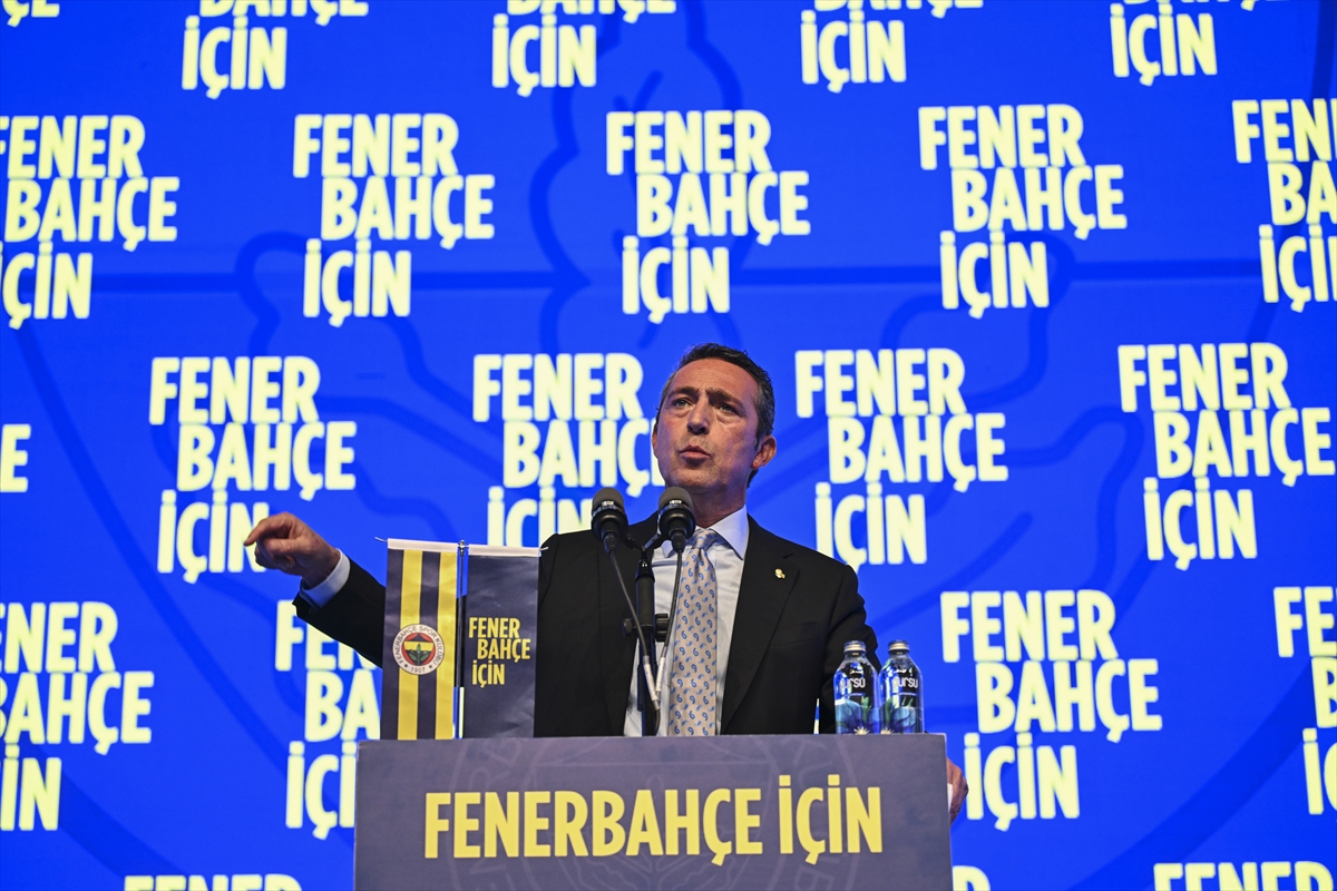 Fenerbahçe Kulübü Başkanı Ali Koç, genel kurul üyeleriyle buluştu: