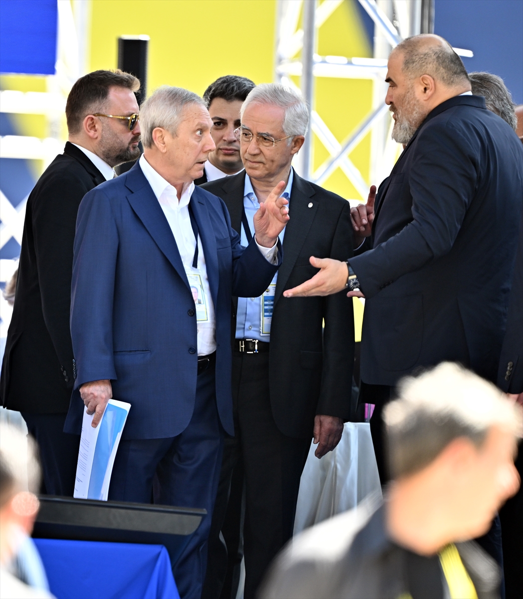 Fenerbahçe Kulübünün kongresinde gerginlik