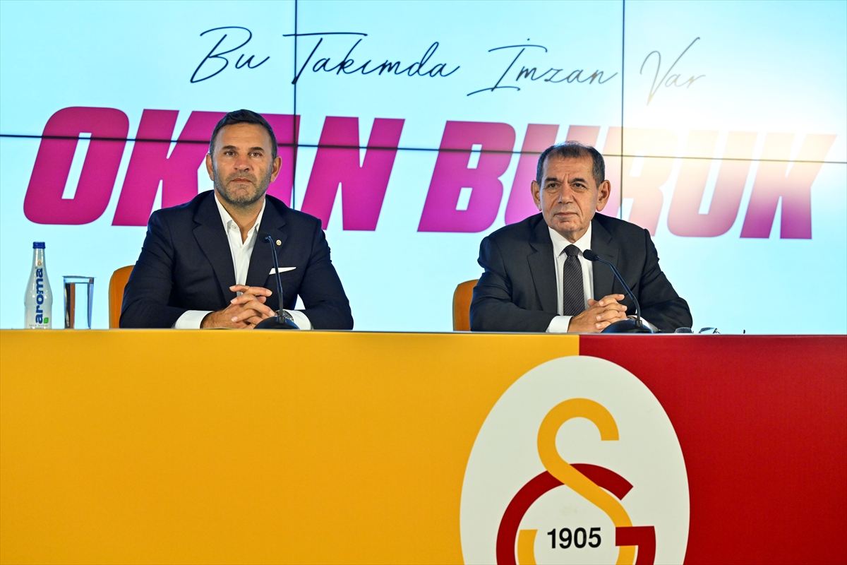 Galatasaray, teknik direktör Okan Buruk ile sözleşme yeniledi