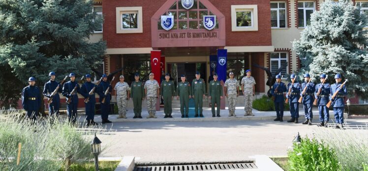 Genelkurmay Başkanı Orgeneral Gürak, F-4 ile uçuş yaptı