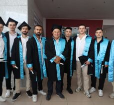 Güreş antrenörü, hayali olan spor fakültesinden 60 yaşında mezun oldu