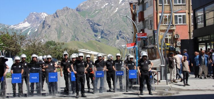 GÜNCELLEME – Hakkari Belediye Başkanlığı görevinden uzaklaştırılan Akış'a 19 yıl 6 ay hapis cezası verildi