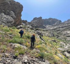 Hakkari'de dağcılar Sümbül Dağı zirve tırmanışına başladı