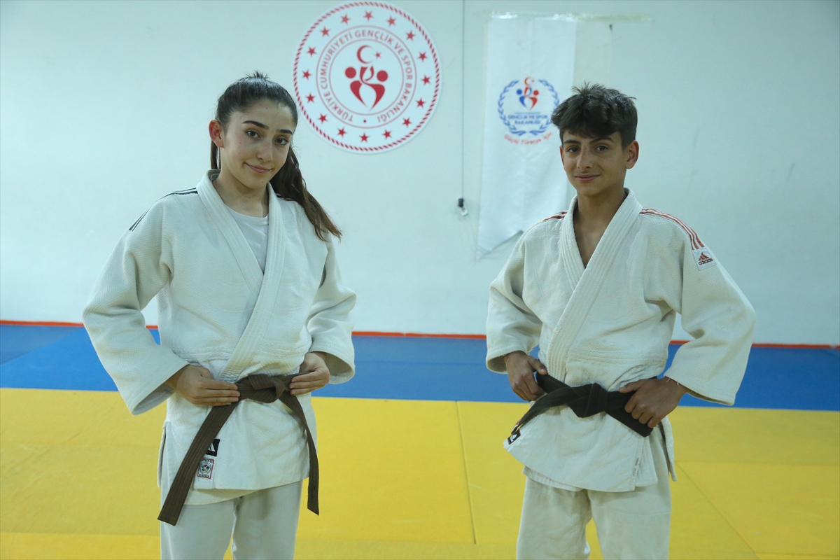 Hakkarili judocuların hedefi Türk bayrağını dalgalandırmak