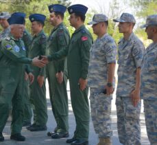 Hava Kuvvetleri Komutanı Orgeneral Kadıoğlu'ndan Mehmetçiğe bayram ziyareti