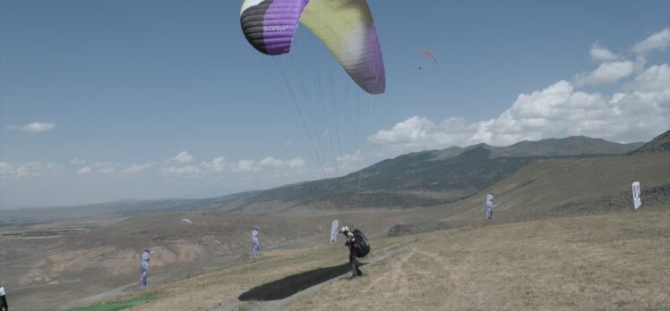 İç Anadolu Bölgesi Yamaç Paraşütü Hedef Şampiyonası başladı