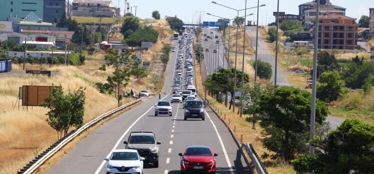 İstanbul-Tekirdağ kara yolunda bayram yoğunluğu