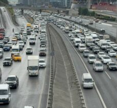 İstanbul'da bayram öncesi trafikteki yoğunluk sürüyor