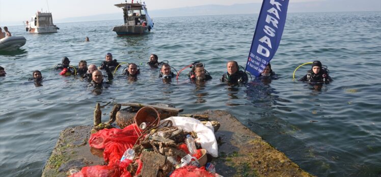 İzmit Körfezi'nde deniz dibi temizliği yapıldı