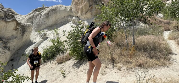 Kapadokya Çöl Maratonu'nda 30 kilometrelik koşu tamamlandı