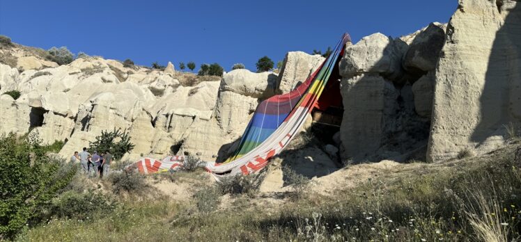 Kapadokya'da ters rüzgarla karşılaşan balon kayalıklara iniş yaptı