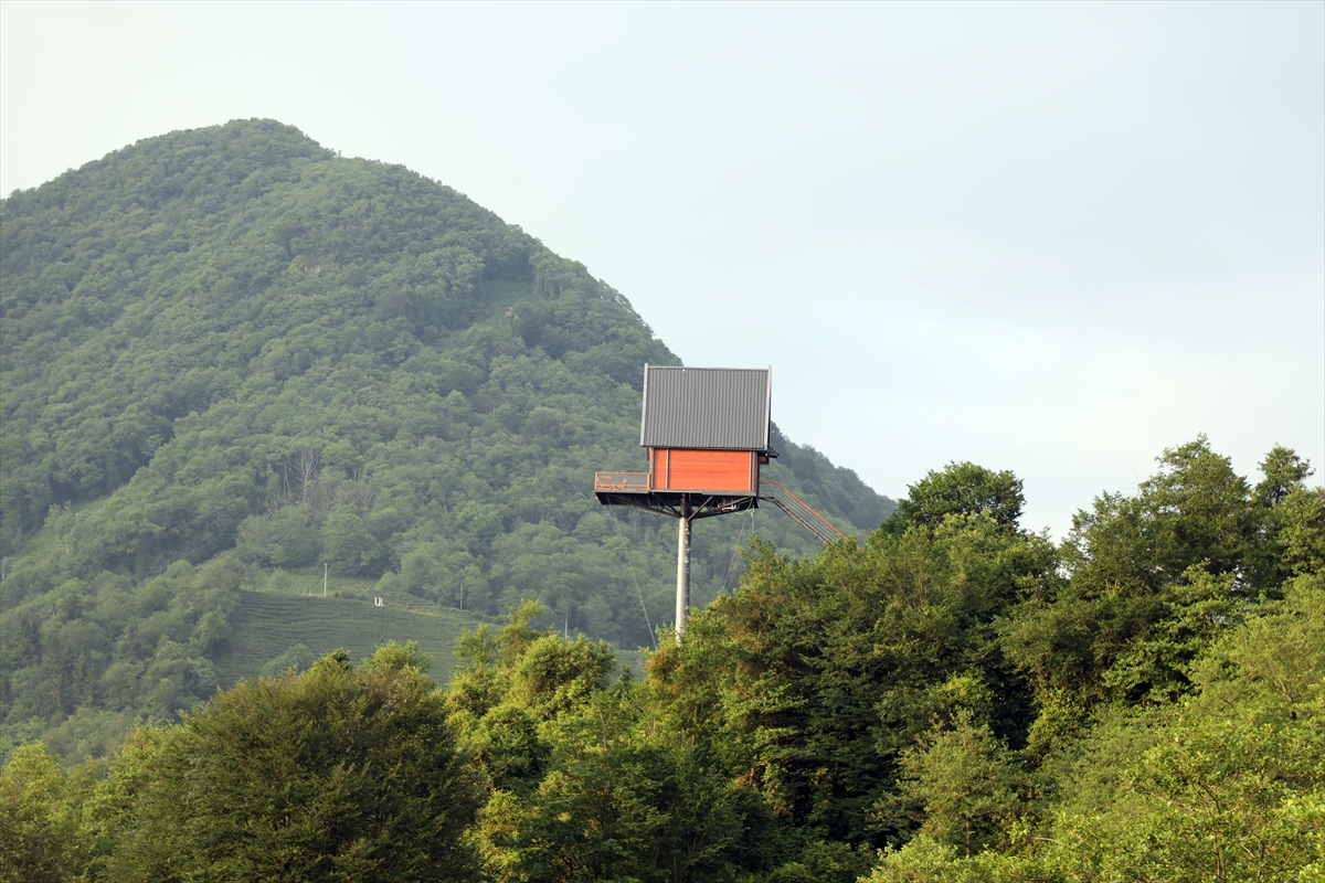 Karadenizli kaportacı 12 metrelik demir direğin üzerine 70 metrekarelik ev yaptı