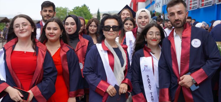 Karabük'te 62 yaşındaki üniversiteli, bölümünden birincilikle mezun oldu