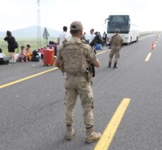 Kars'ta yolcu otobüsünde çıkan yangın söndürüldü