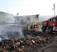 GÜNCELLEME 2 – Kastamonu'da köyde çıkan yangında 11 ev yandı