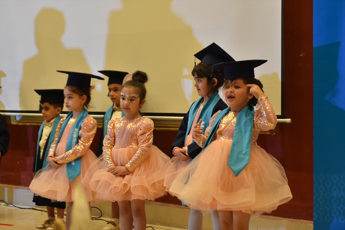 Kerkük'teki Maarif Okullarında mezuniyet töreni düzenlendi