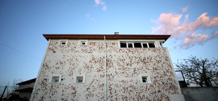 Kırklareli'nde etkili olan dolu tarım alanları, araç ve evlere zarar verdi