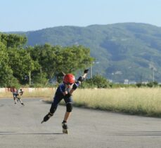 Kocaeli'de short track sporcuları, yarış pistinde antrenman yapıyor