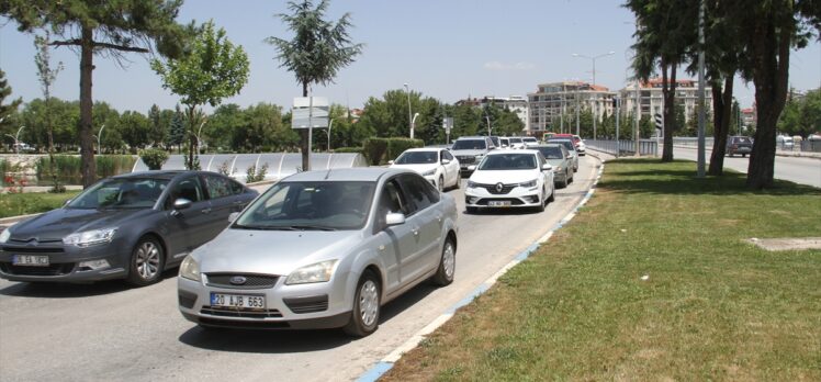 Konya-Antalya kara yolunda Kurban Bayramı öncesi yoğunluk yaşanıyor