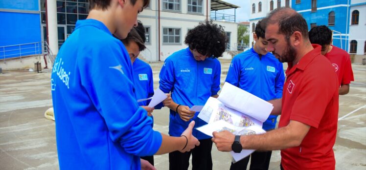 Madalyalı maratoncu beden eğitimi öğretmeni, milli takımlara yeni sporcular yetiştiriyor