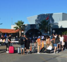 Midilli Adası feribot seferlerinde bayram tatili yoğunluğu başladı