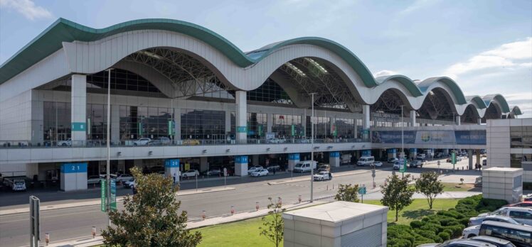 Sabiha Gökçen Havalimanı, bayram tatilinde yolcu ve uçuş rekoru kırdı