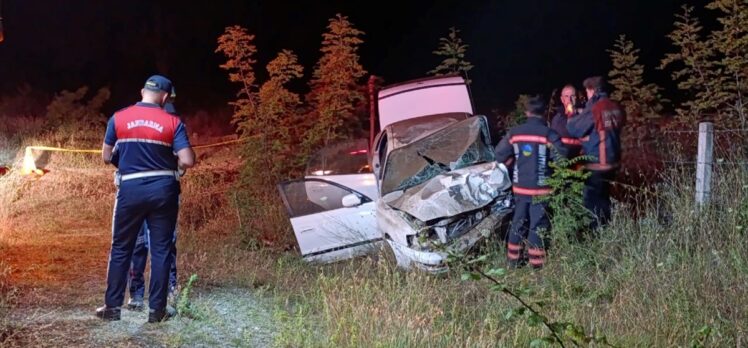 Sakarya'da devrilen otomobildeki 1 kişi öldü, 1 kişi yaralandı