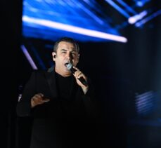 Şarkıcı Ferhat Göçer, Trabzon Kültür Yolu Festivali kapsamında konser verdi