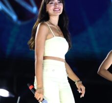 Şarkıcı Sinan Akçıl “Trabzon Kültür Yolu Festivali”nde sahneye çıktı